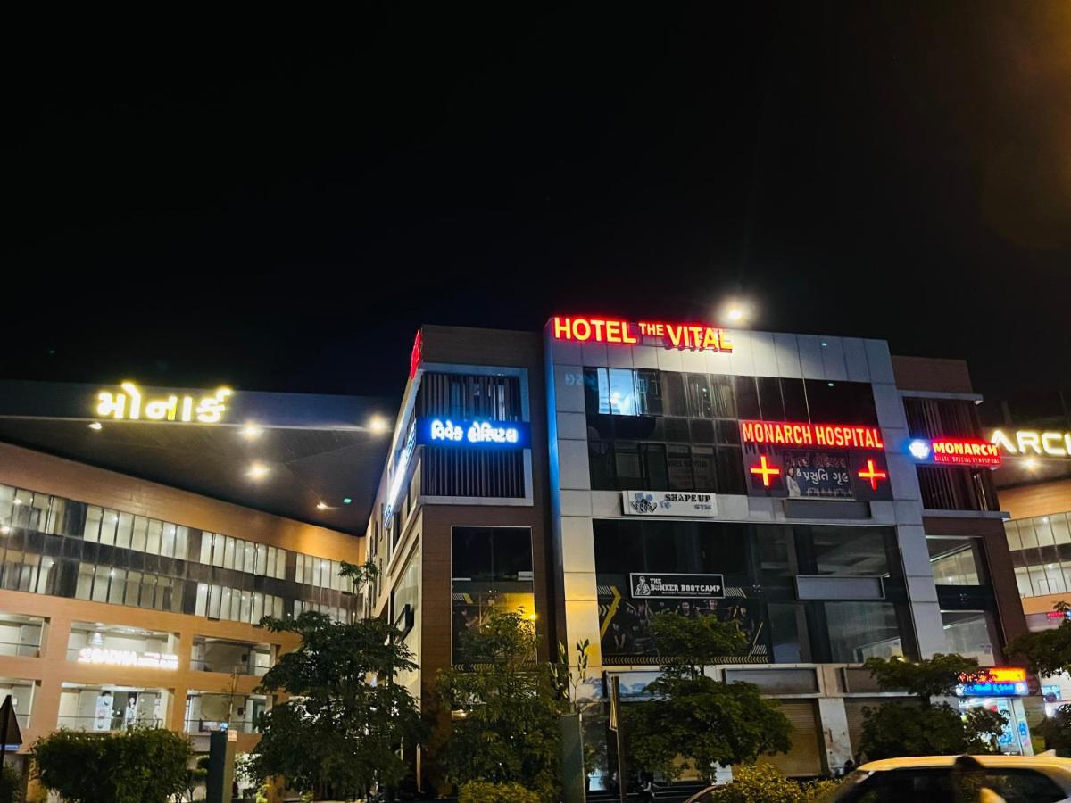 Hotel The Vital Surate Exterior foto